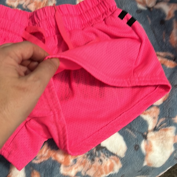 Sporty Runner Shorts - small - Picture 4 of 4